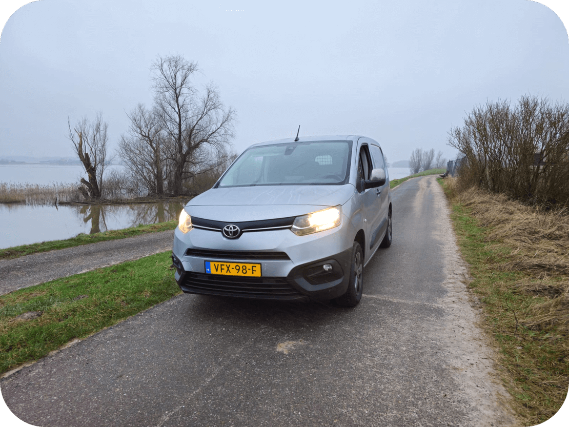 Ruime, efficiente bezorg bus.